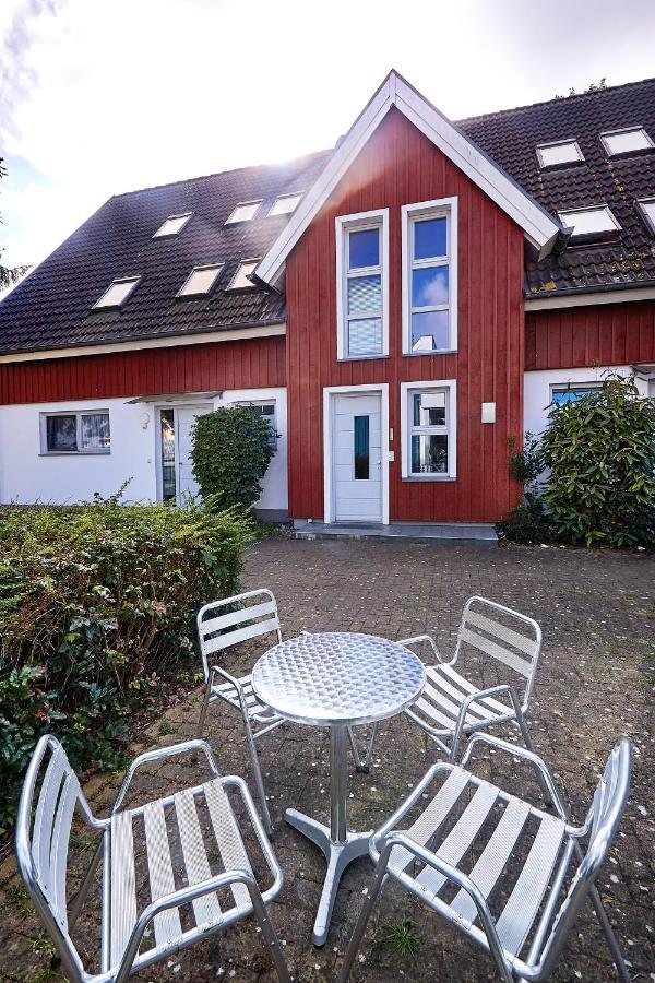 Ferienwohnungen Haus Am Deich Prerow Exterior foto